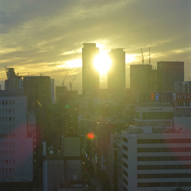 愛知芸術文化センターから見た、夕暮れ時の名駅ビル群 - 2