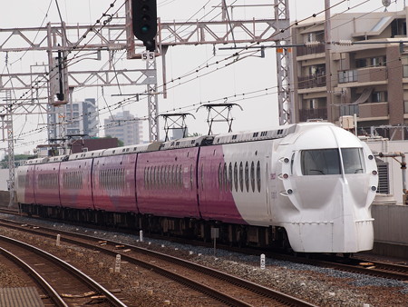 南海50000系Peachラッピング 特急ラピート 南海本線粉浜駅01