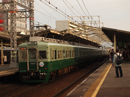 南海7000系特急サザン 南海本線新今宮駅