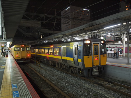 キハ187系特急スーパーいなば 山陽本線岡山駅