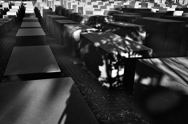 ユダヤ人犠牲者記念館2
