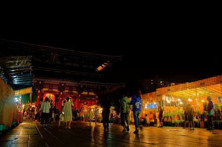 夜の部 雨上がりの境内