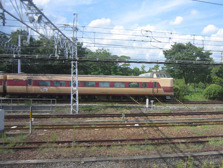 381系