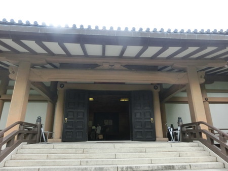 霊宝殿