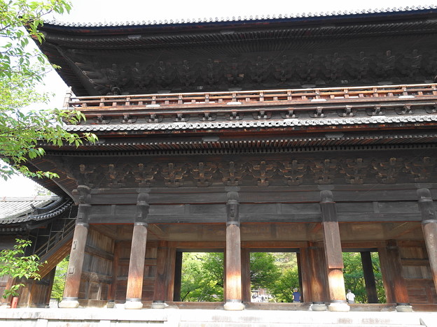 歌舞伎の「楼門五三桐」で、石川五右衛門の名台詞「絶景かな、絶景かな」で名高い門