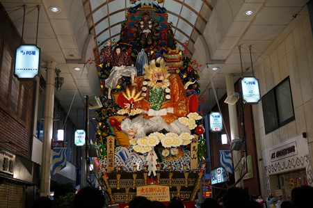 博多祇園山笠 2015年 走る飾り山笠 八番山笠 上川端通 (15)