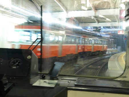 箱根登山電車の車窓(箱根湯本駅界隈)