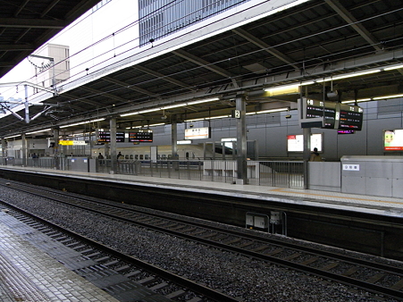 700系(新横浜駅)2