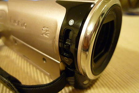GZ-HM670