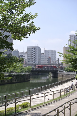 五反田ー大崎の目黒川にて