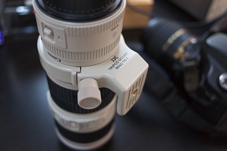 2012.05.17　机　JJC製　EF70-200mm F4L IS 用 リング式三脚座