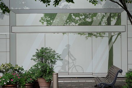 2015.09.14　丸の内仲通り　工事フェンス　影絵