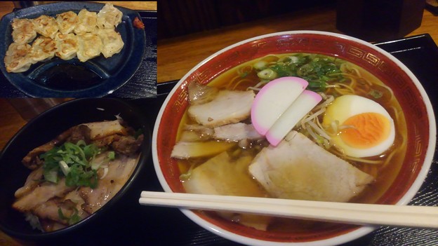 昨日の夜飯 岡山市北区中仙道の 中華蕎麦かたやま 中華蕎麦と 肉飯と 一口餃子 天神そばインスパイア系 肉飯は内に目玉焼きが入っていて美神的に高得点 写真共有サイト フォト蔵