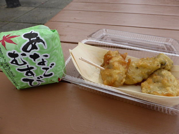 今日のランチ・・・あなごむすびとカキ天ぷら