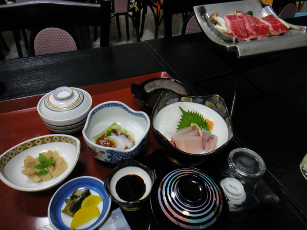 美味しく夕食を頂きます