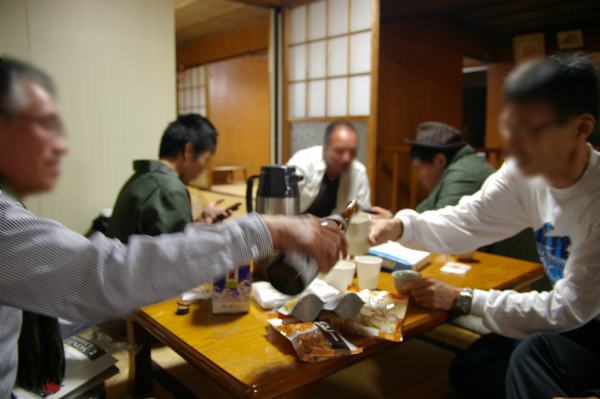 夕食後は部屋でロードスター談義に華を咲かせる